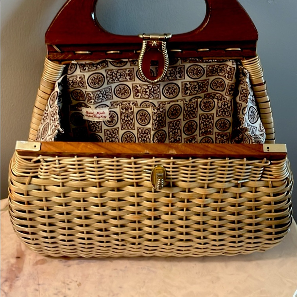 Beautiful woven hand bag